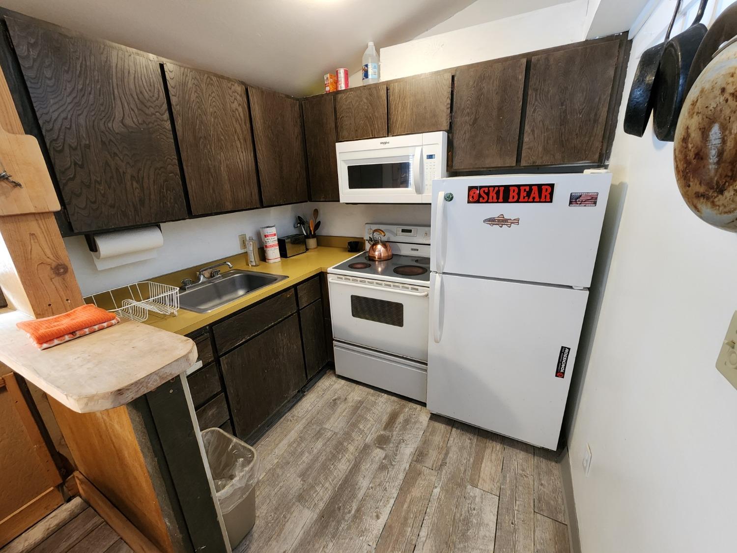 225 Creekside Dr. #18