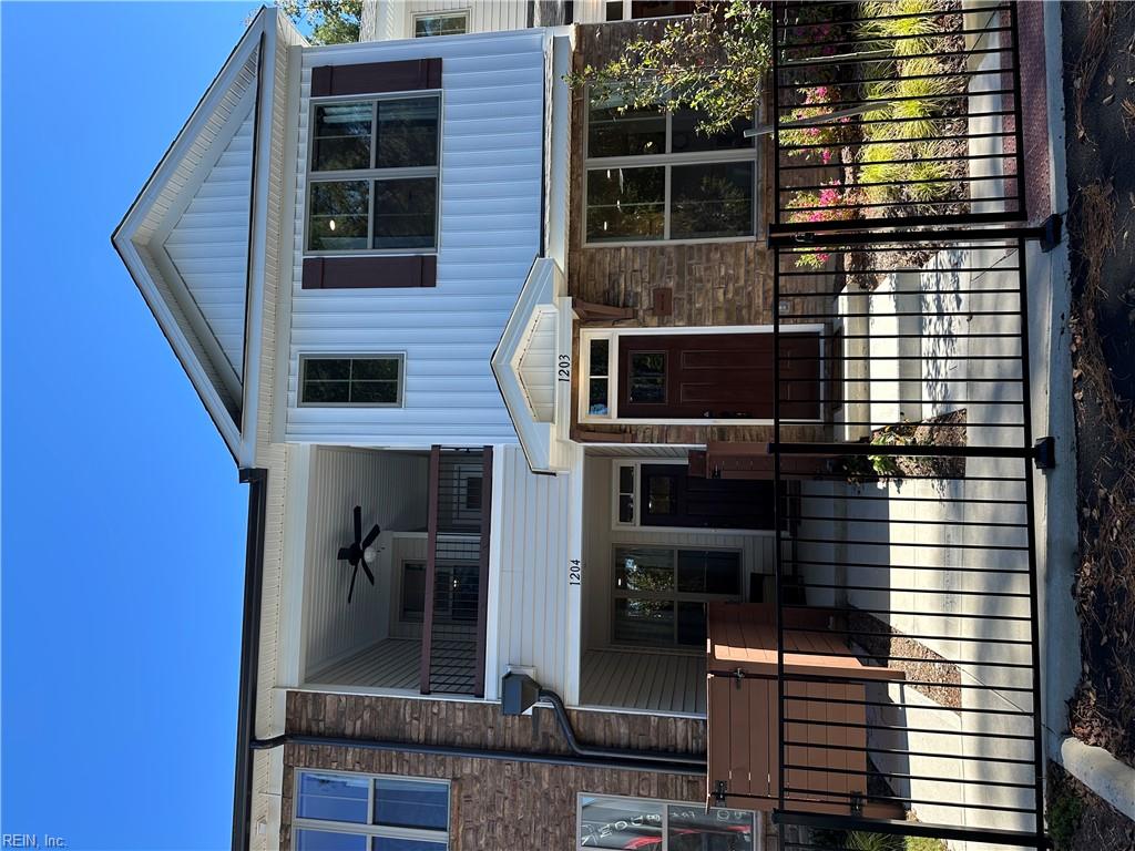 1910 Kathy Ann Way E 1910