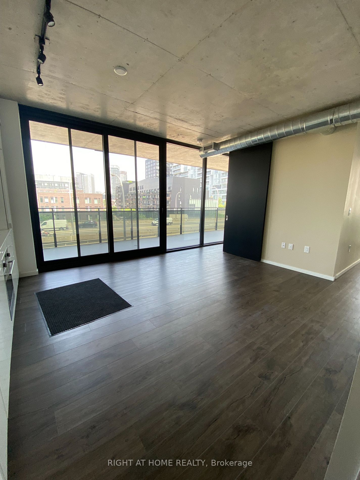 21 Lawren Harris Sq 413