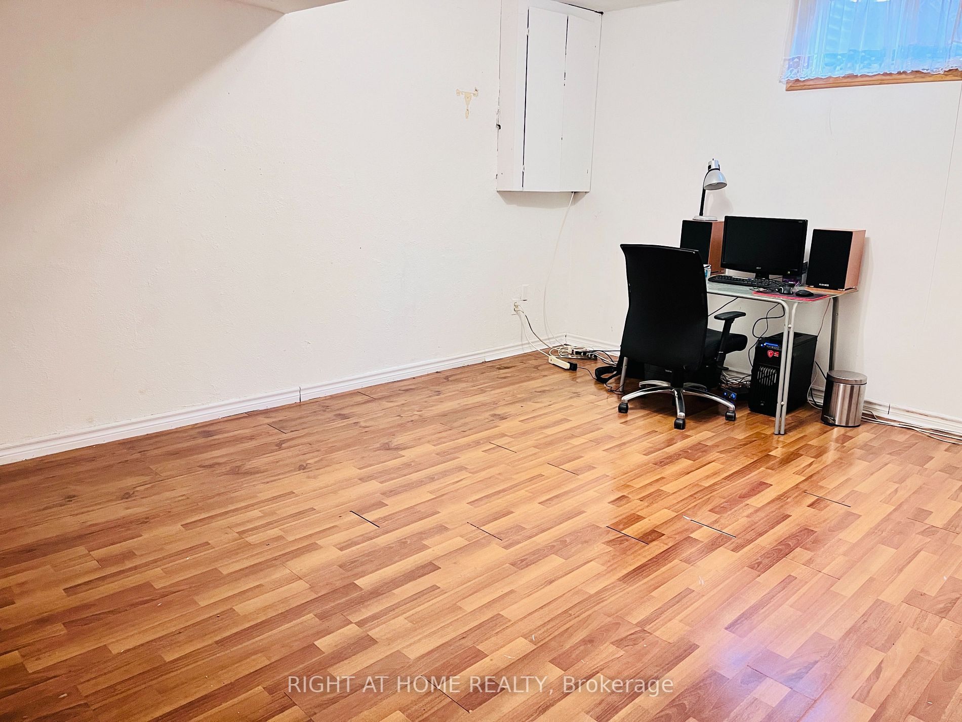 1051 Cedarglen Gate 15