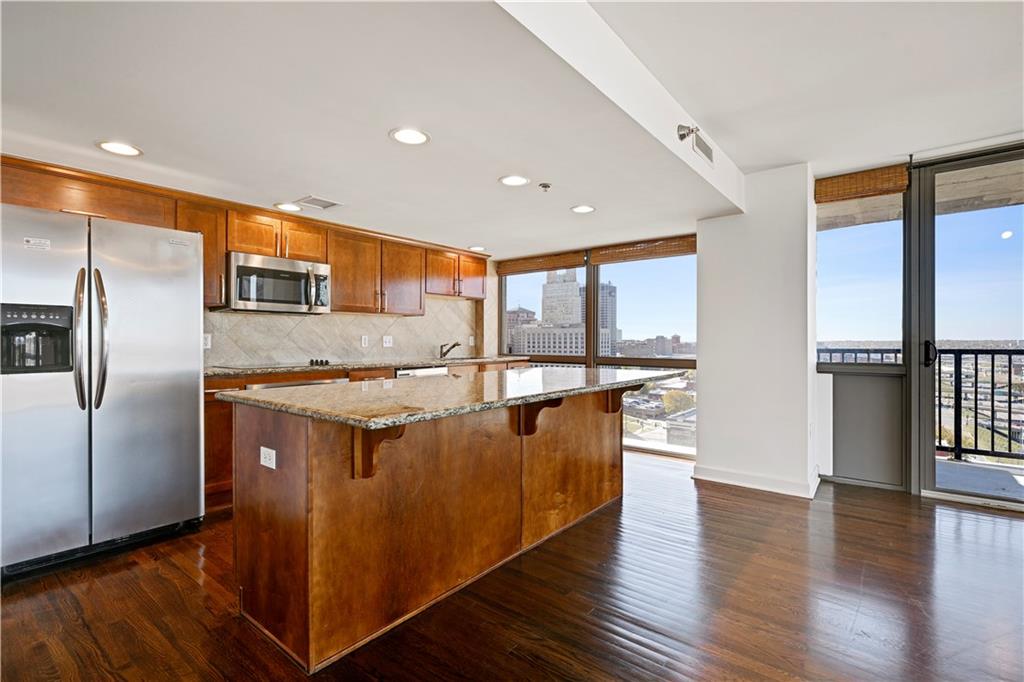 600 E Admiral Boulevard 1608