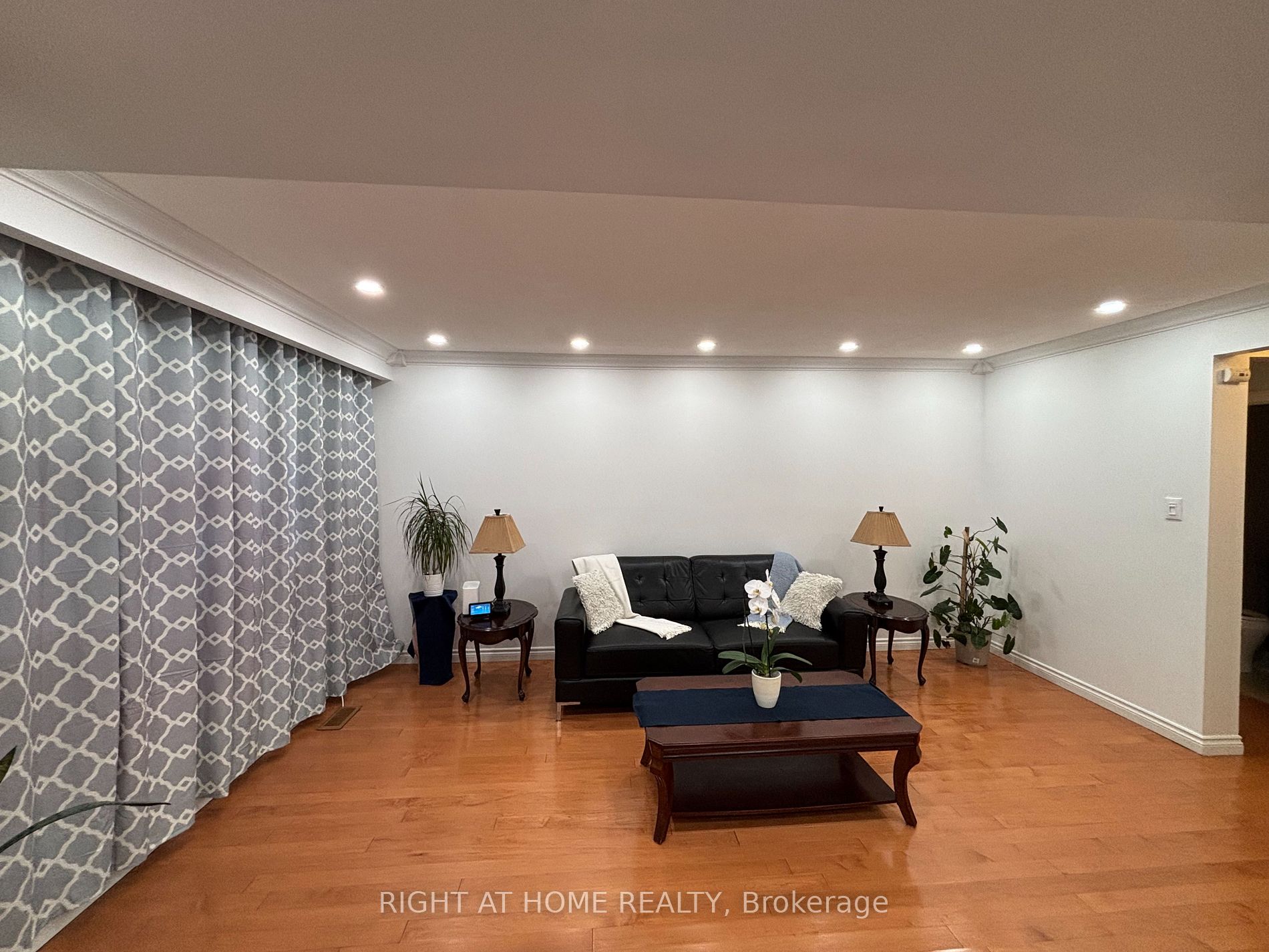 242 Roywood Dr