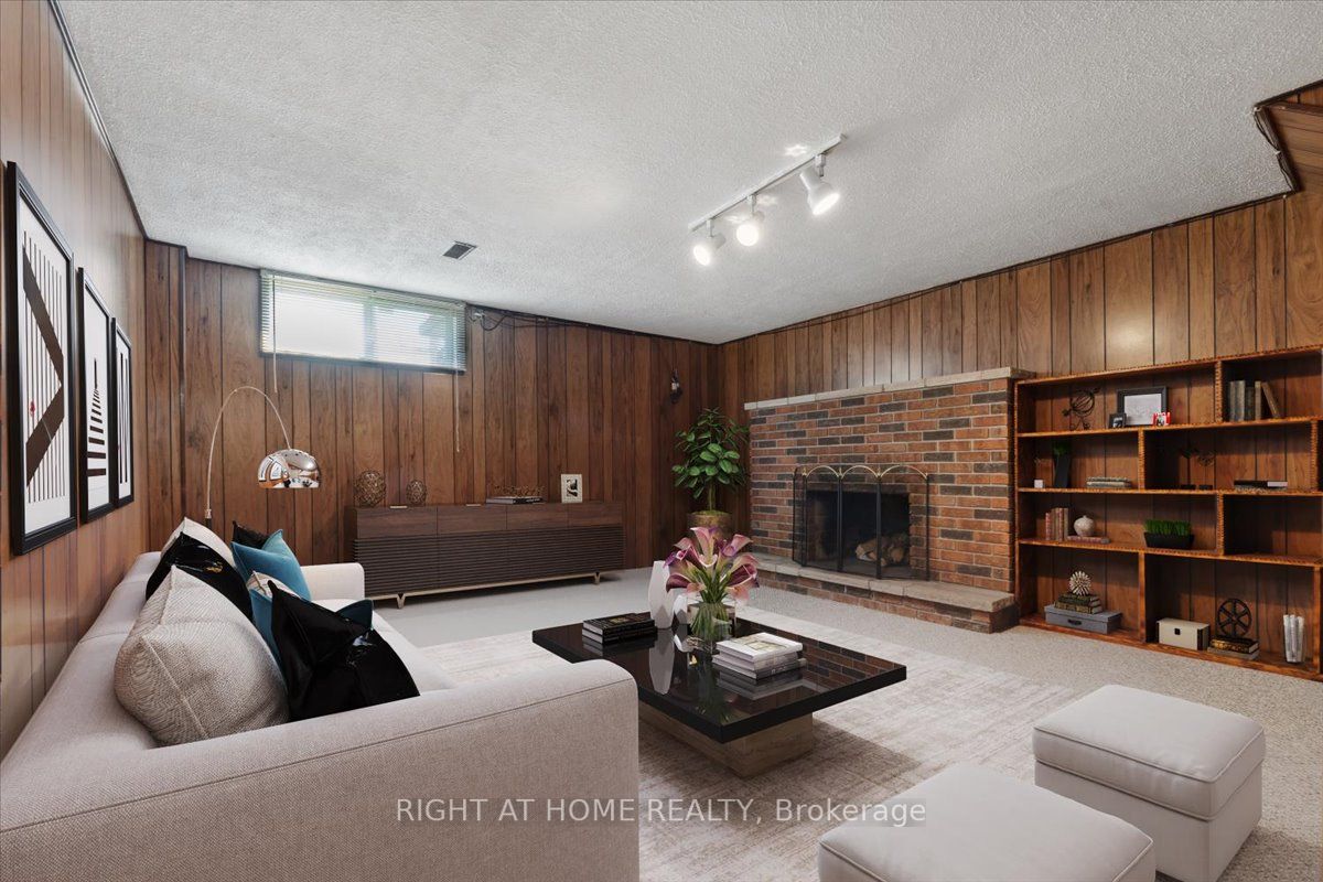 52 Wellbrook Blvd