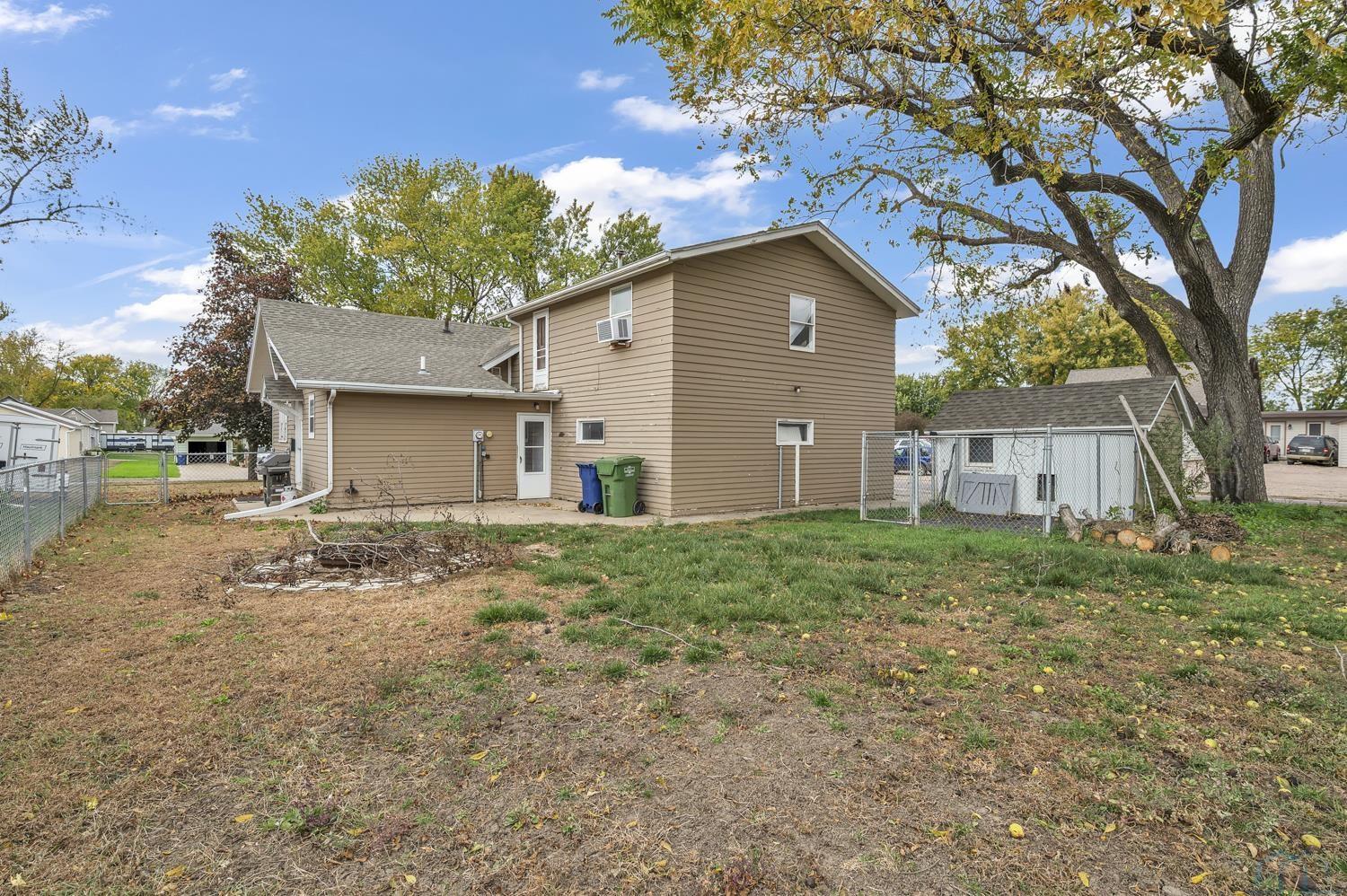 607 Albany Avenue Ne