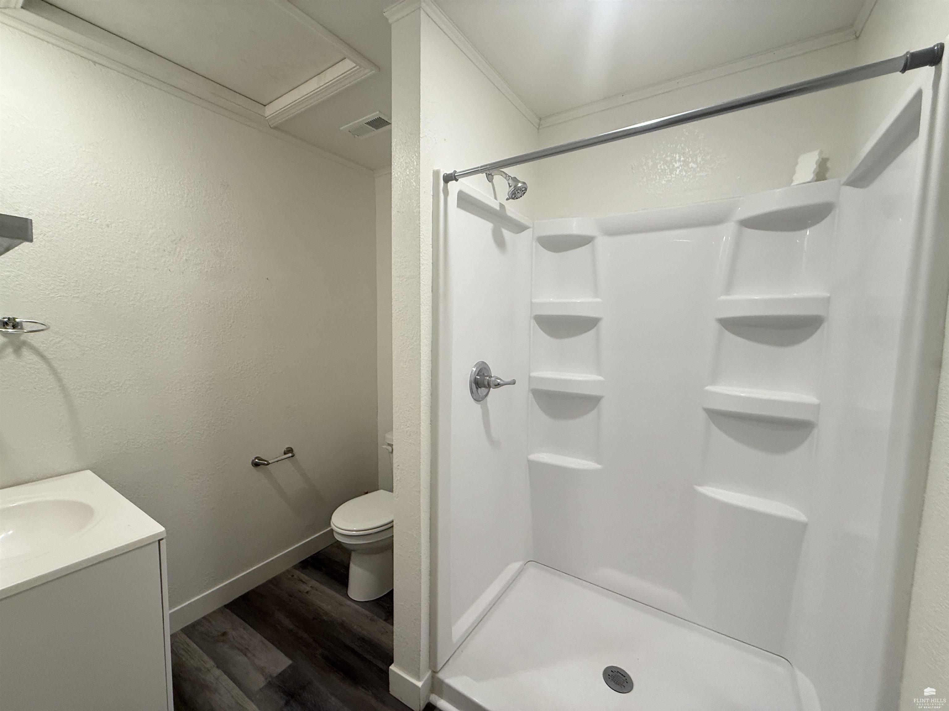 216 W Elm Street