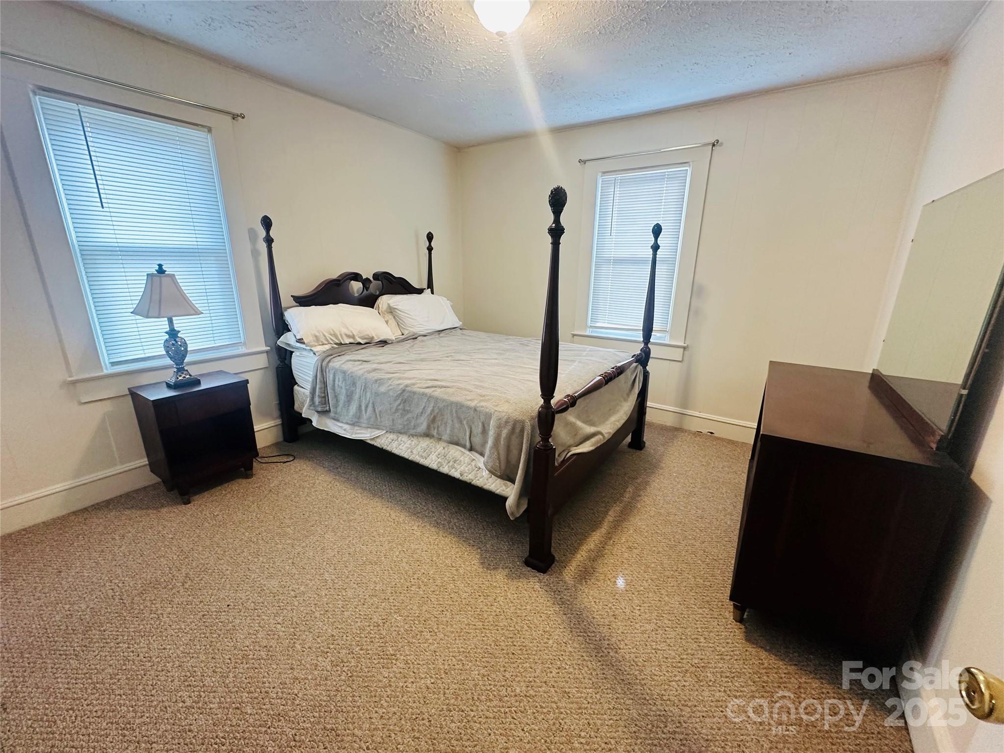 1011 Old North Road NW