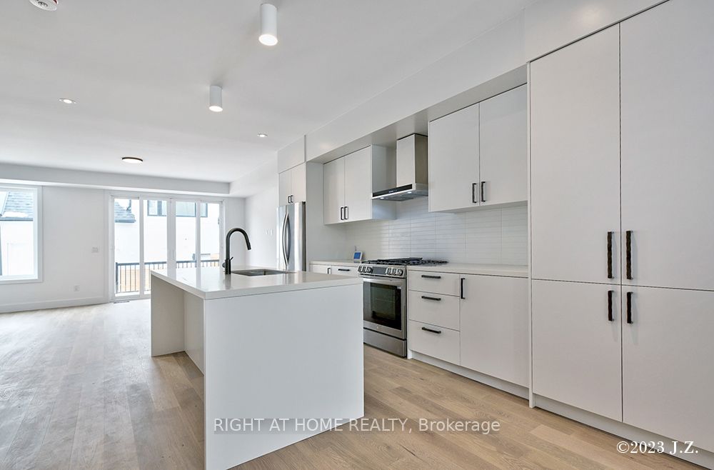 48 Lanark Ave
