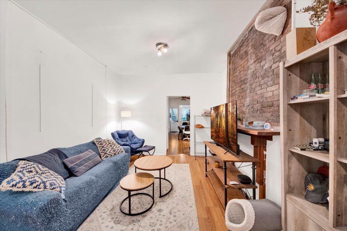 616 E 9th Street 2W