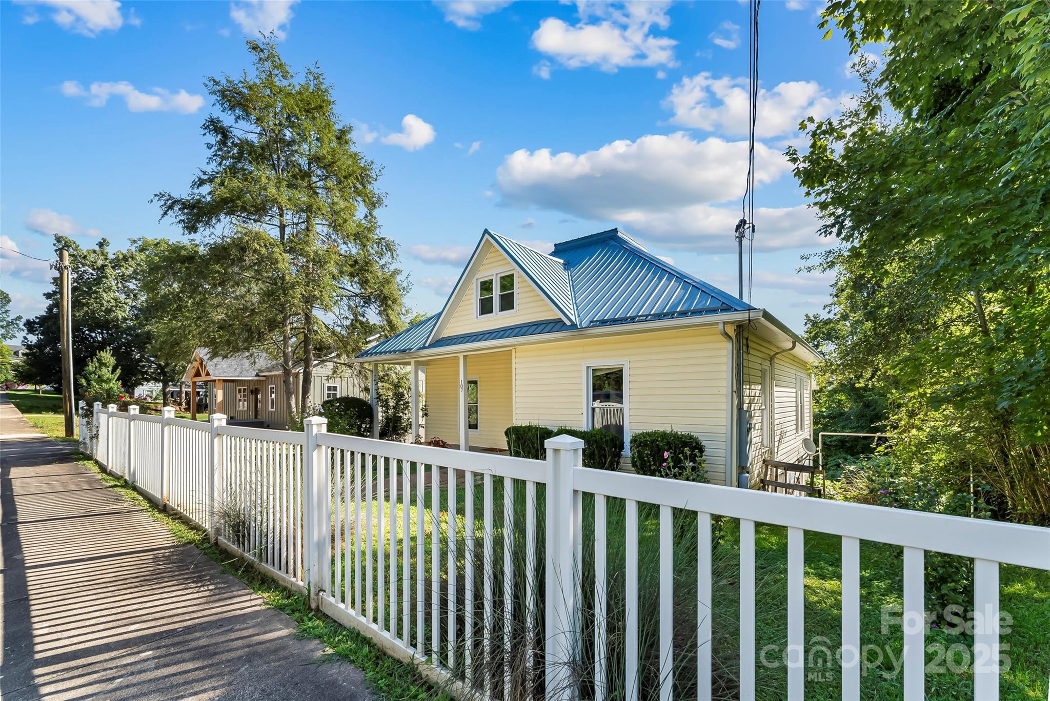 107 Burkemont Avenue