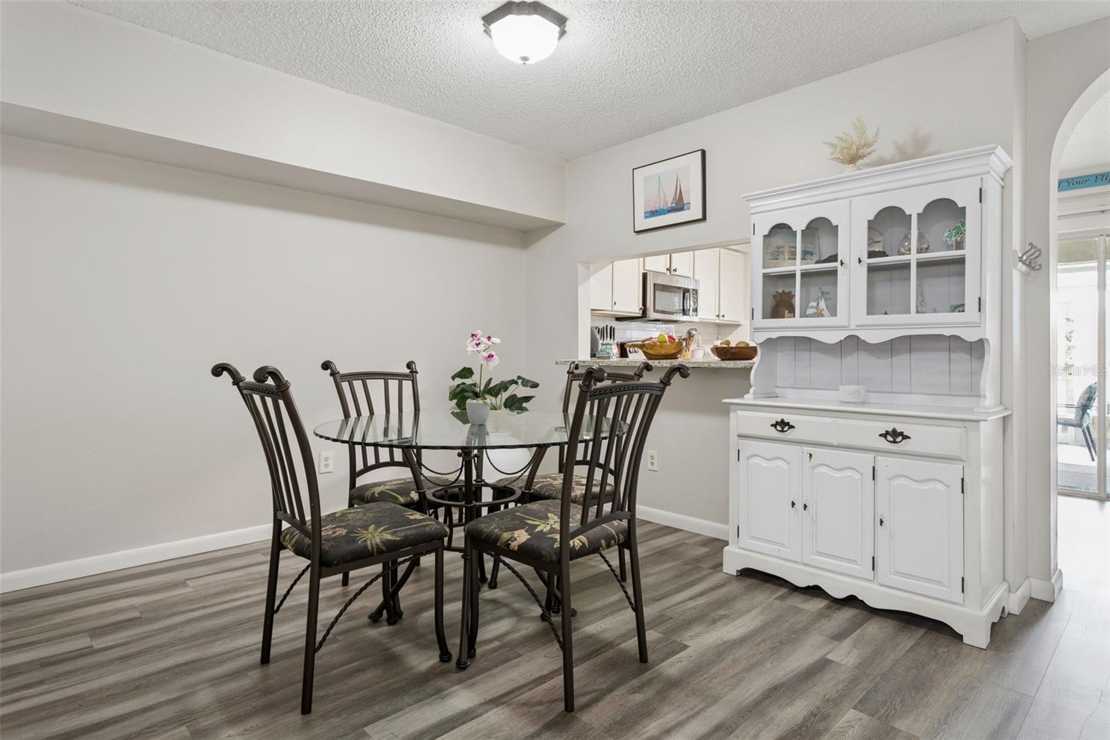 425 Kensington Lake Circle