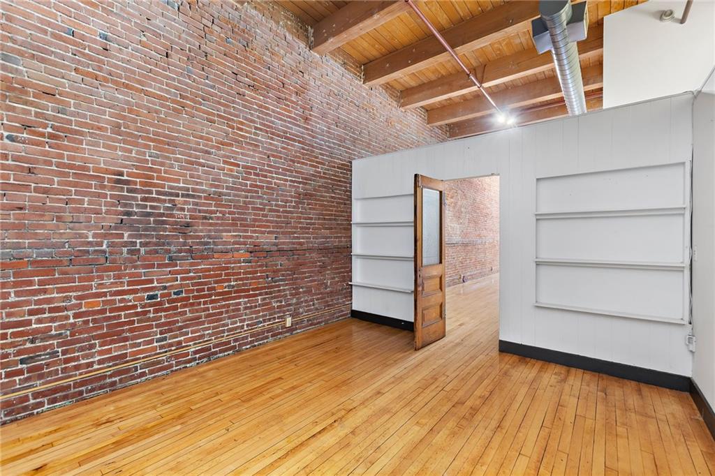 306 W 7th Street 101