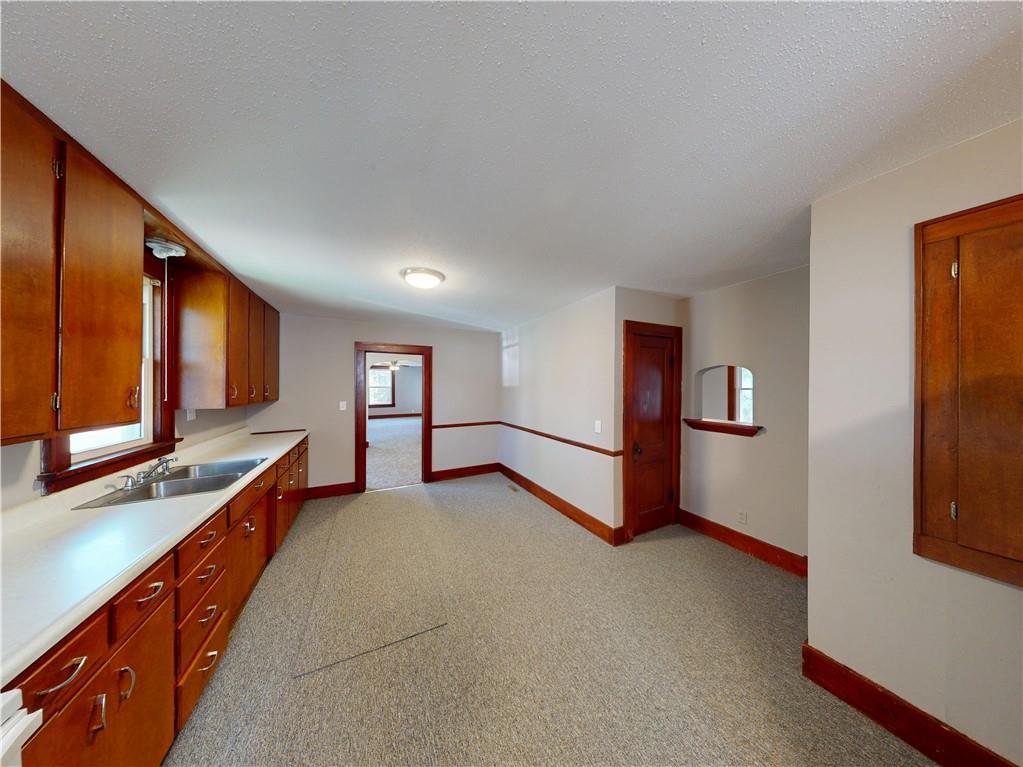 329 W Hunter Street