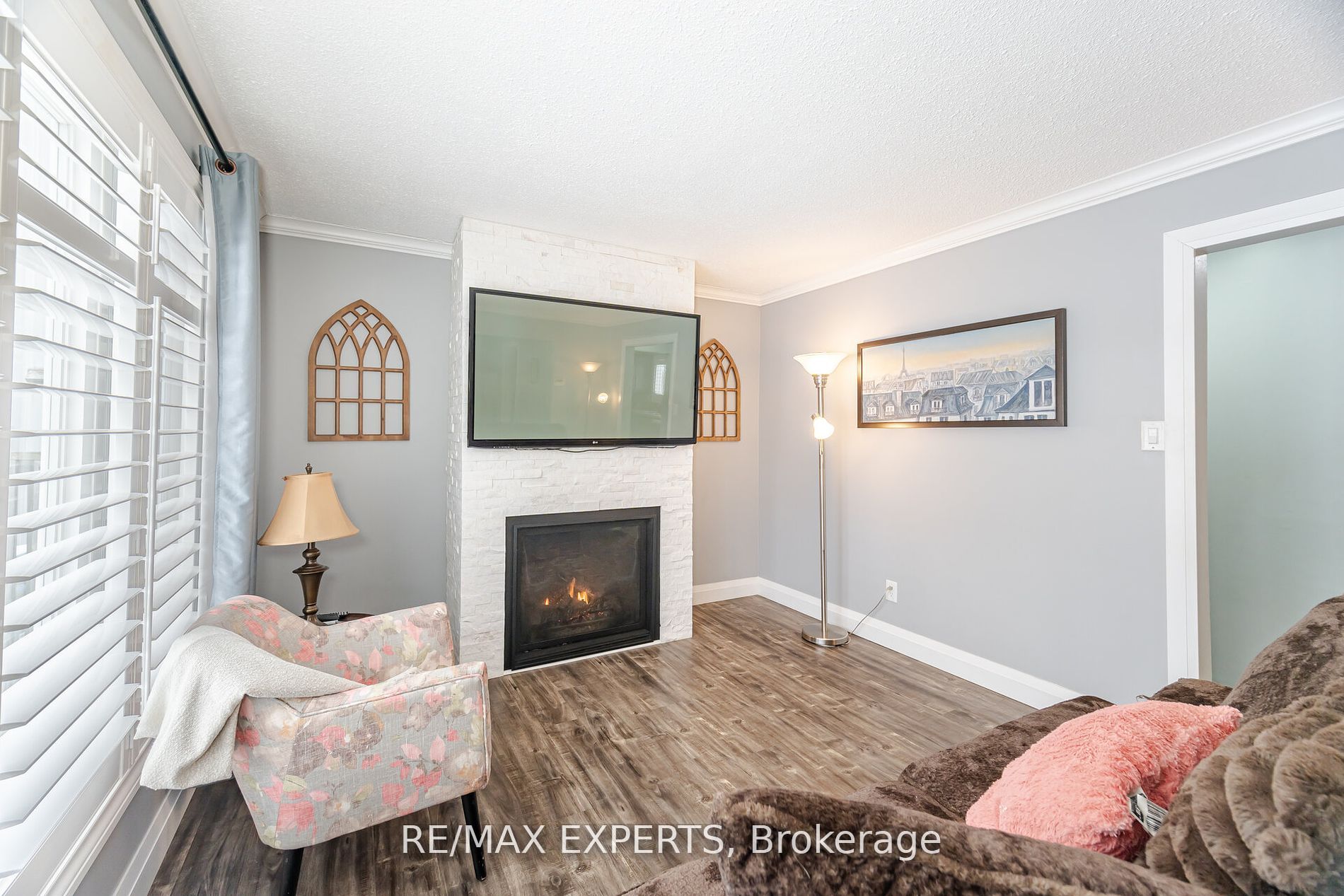 9 Grand River Crt