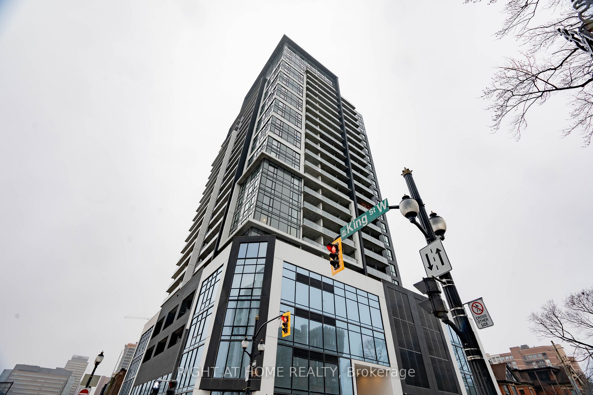 15 S Queen St 2214