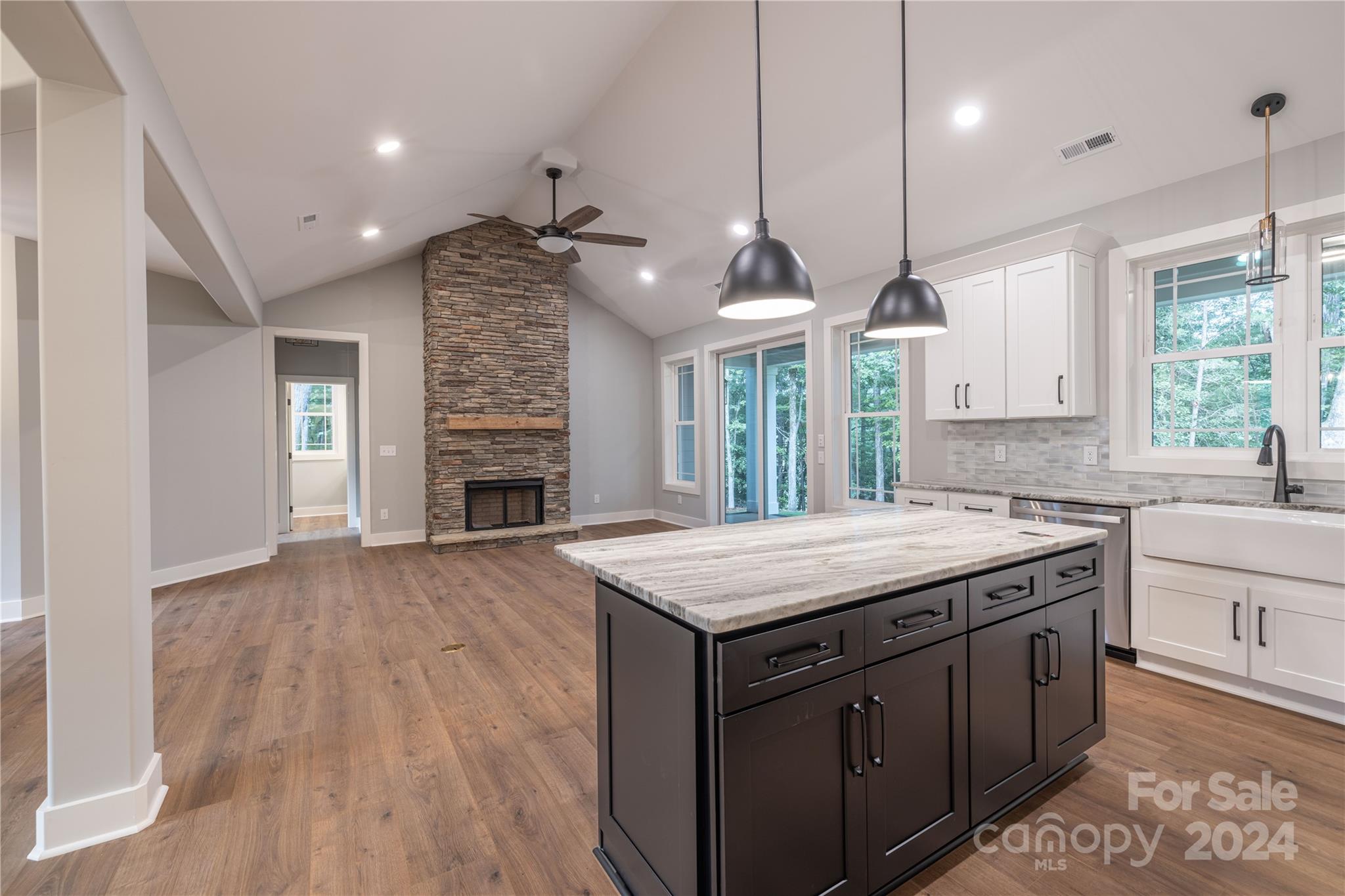 143 Eagle Point