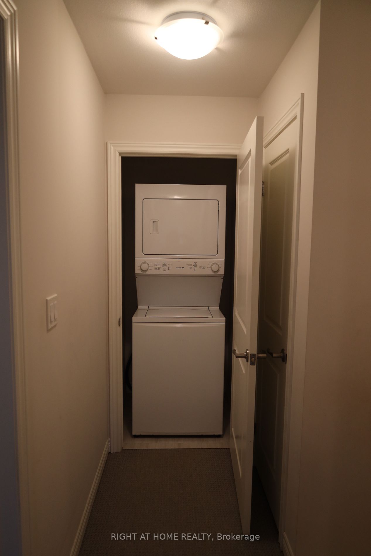 122 Acacia Rd