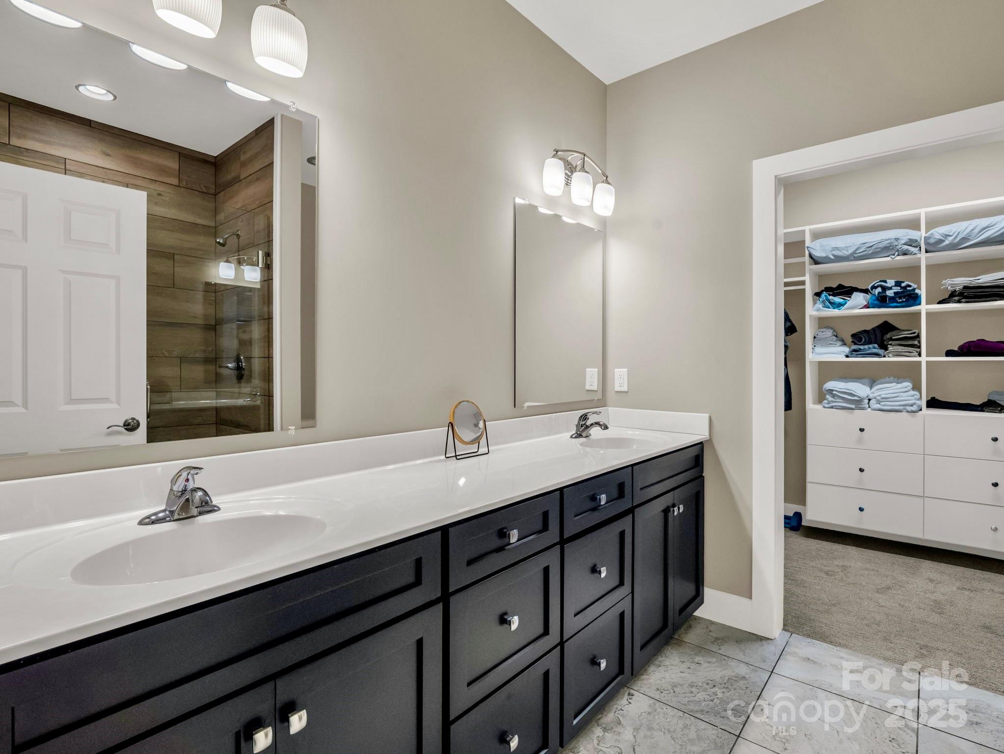 5588 Table View Lane