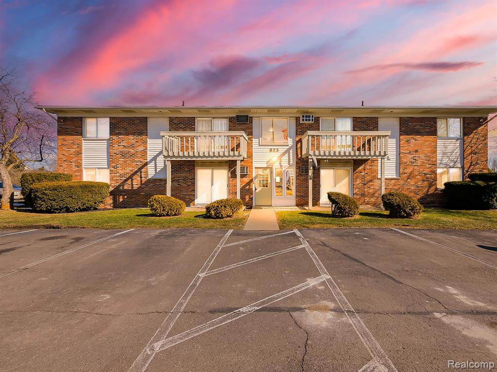 825 S Grand Avenue 5