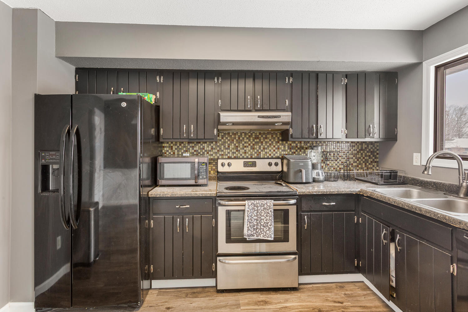 1801 Richardson Drive 7