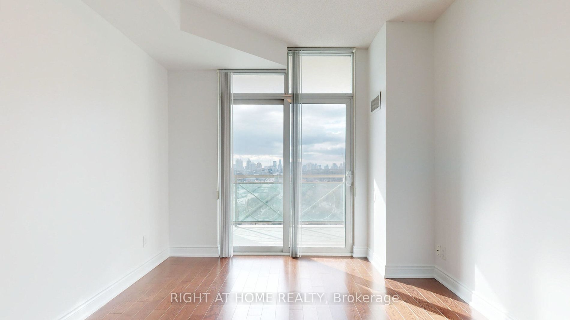10 Bloorview Pl 1706
