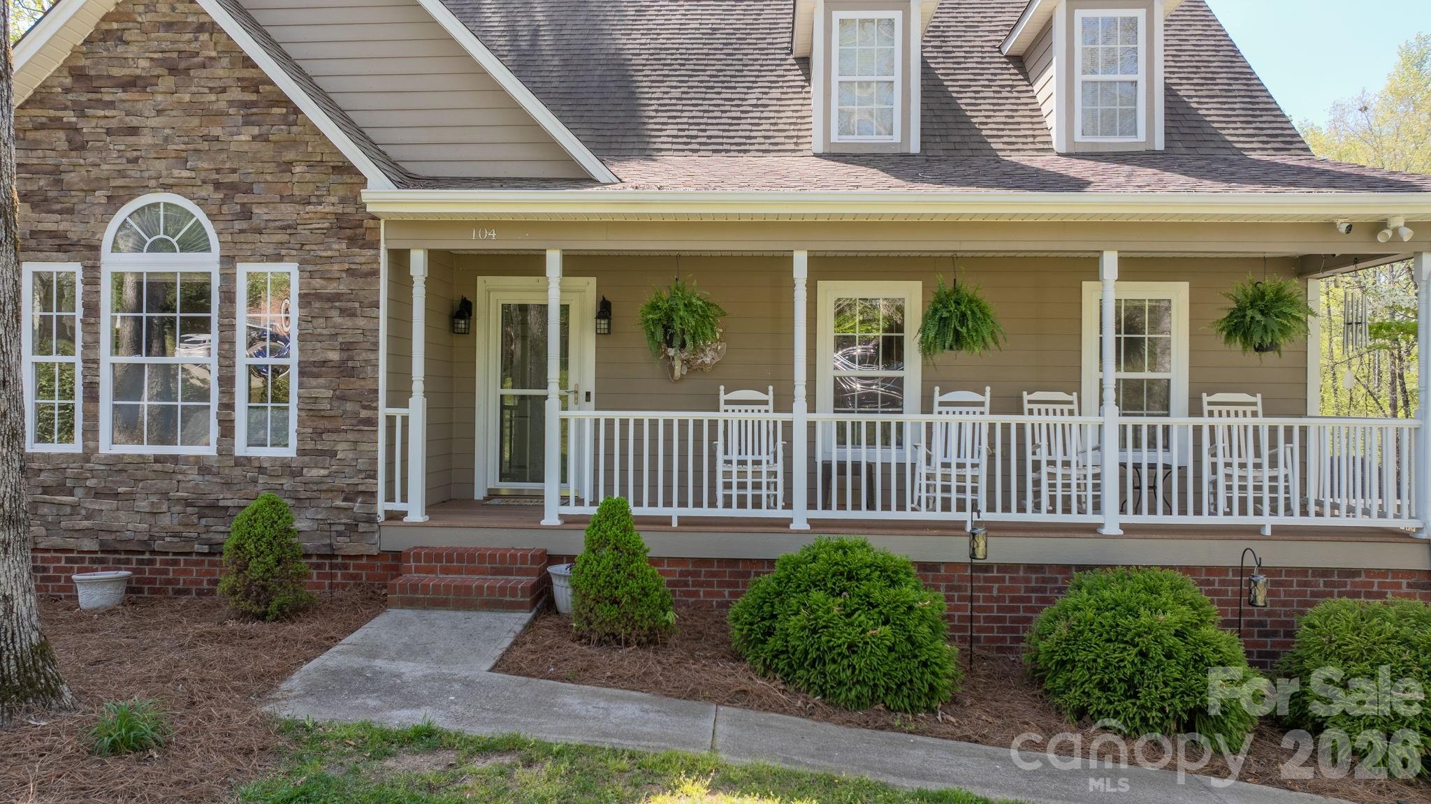 104 Buck Shoals Circle