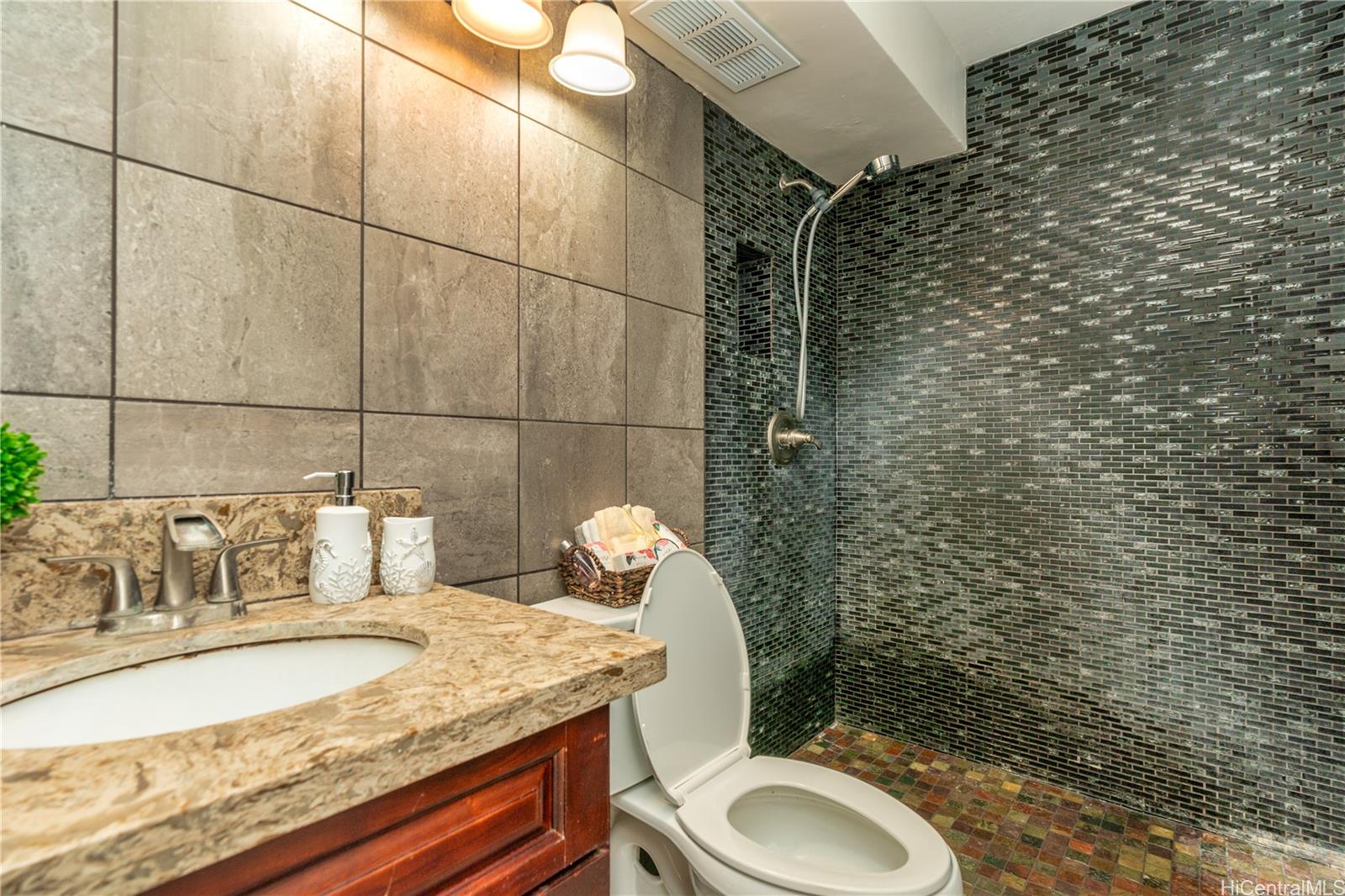 801 Ala Nioi Place 404