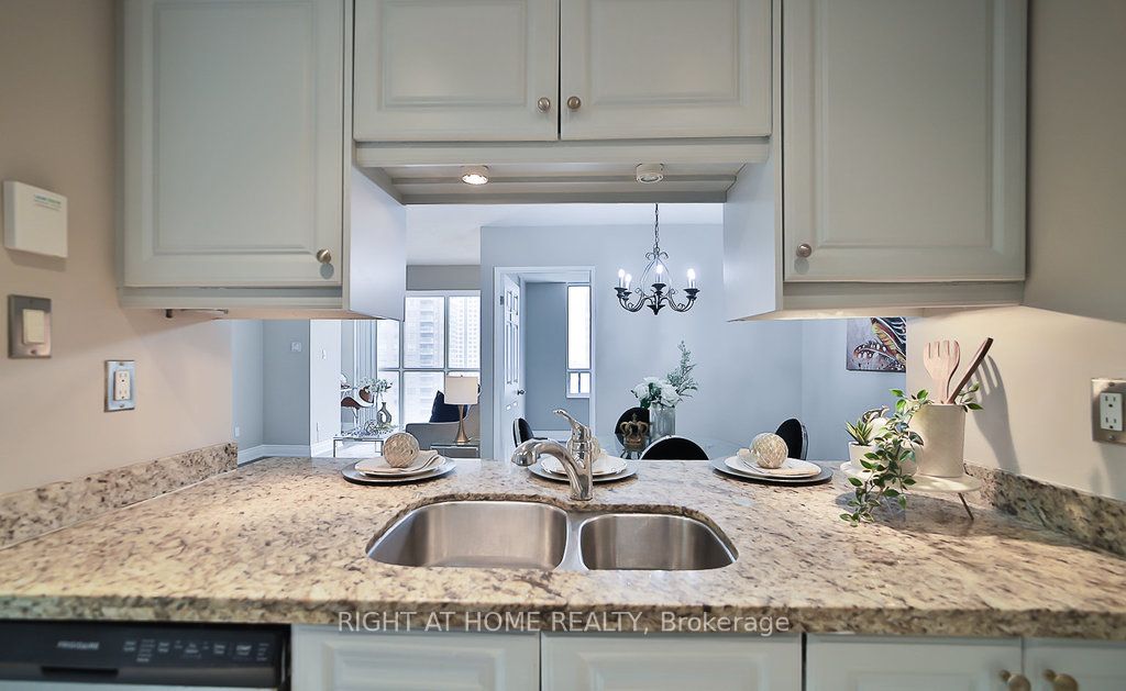 265 Enfield Pl 1001