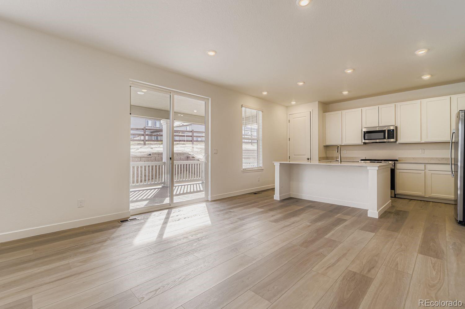 10828 Snowdon Street