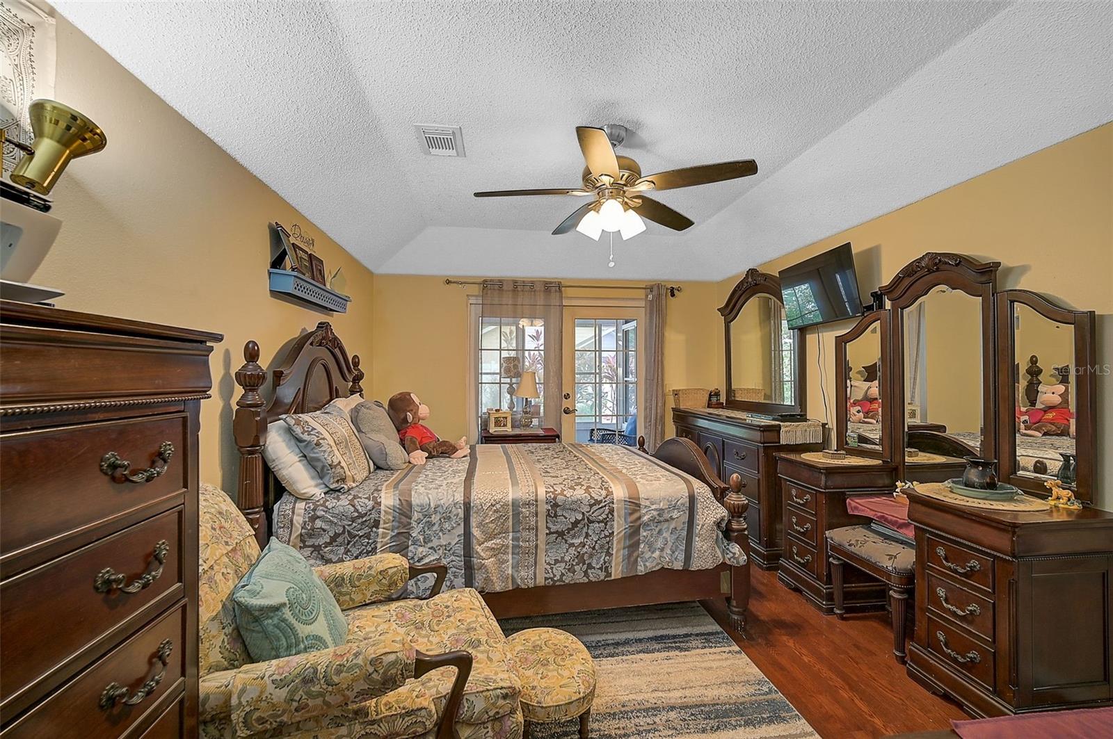 3611 Chinaberry Lane