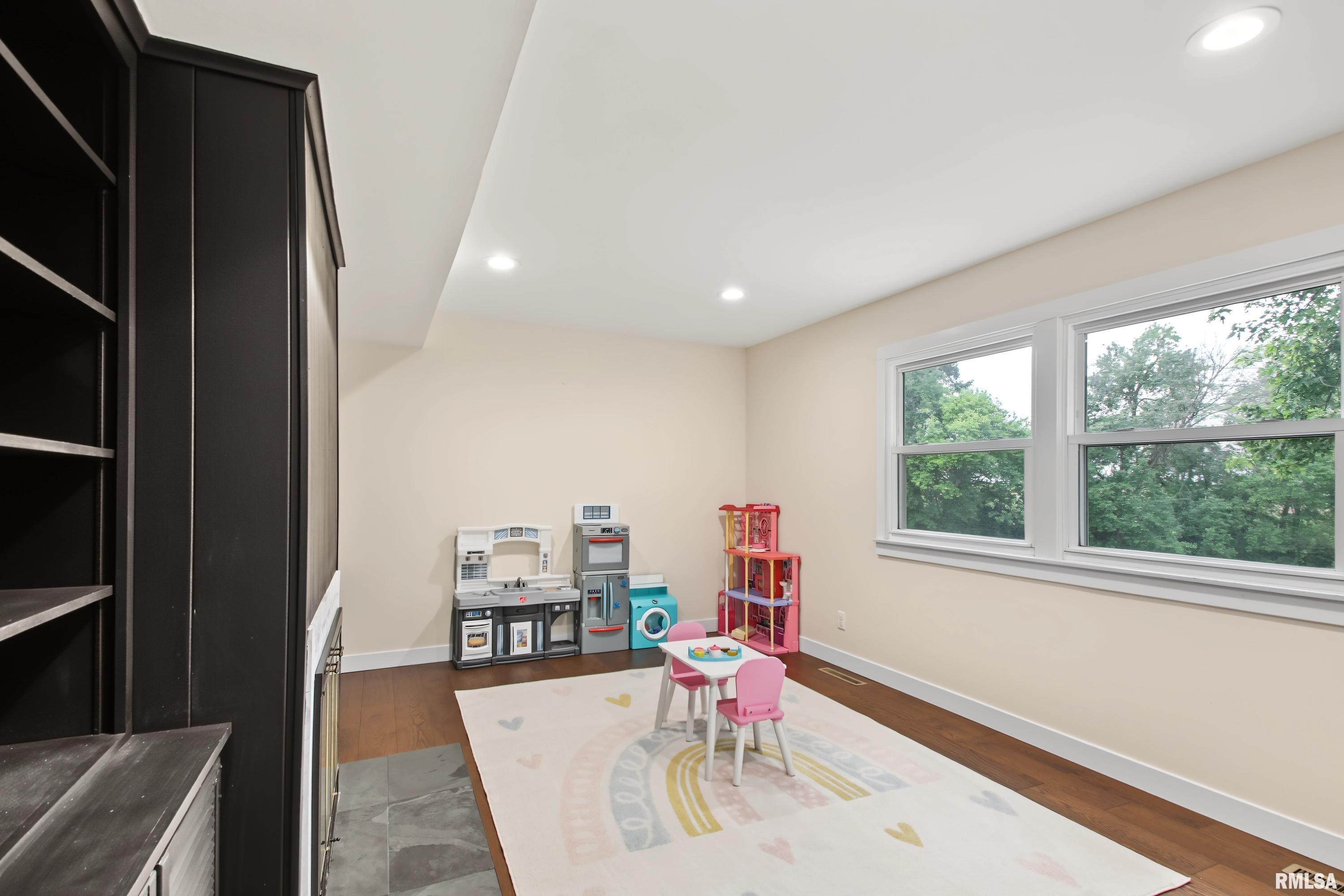 4221 Country Meadows Lane