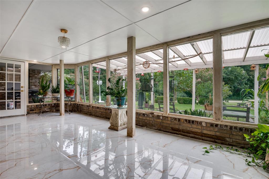 950 Shady Cove Place
