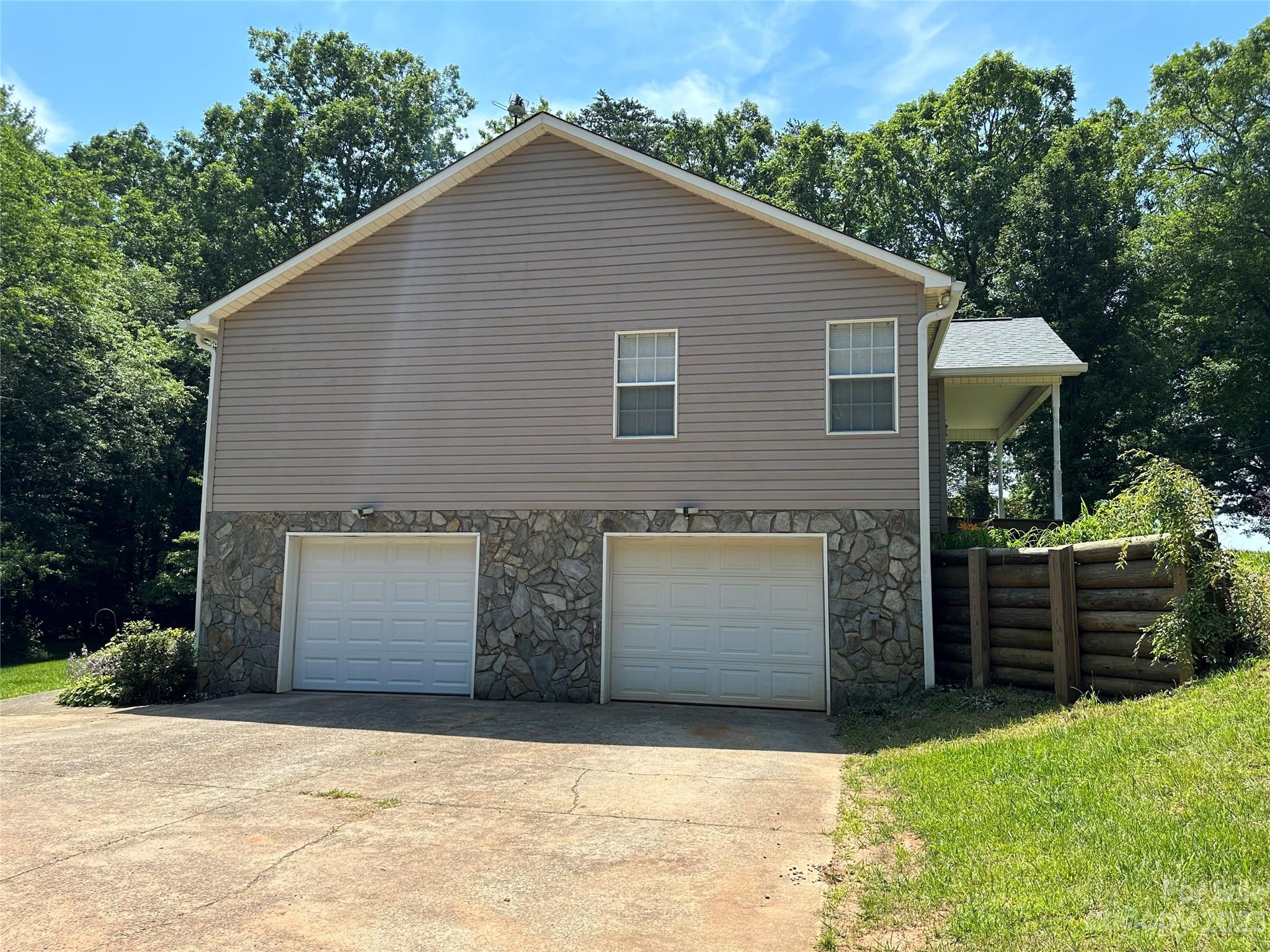 476 Legion Road