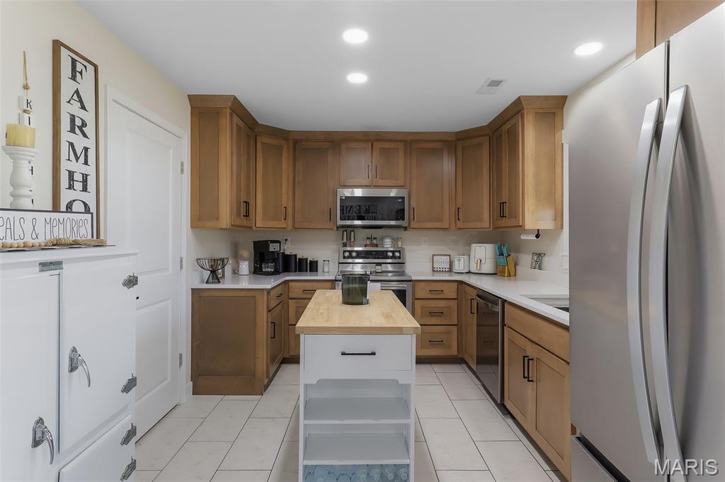 2101 Madison 9236