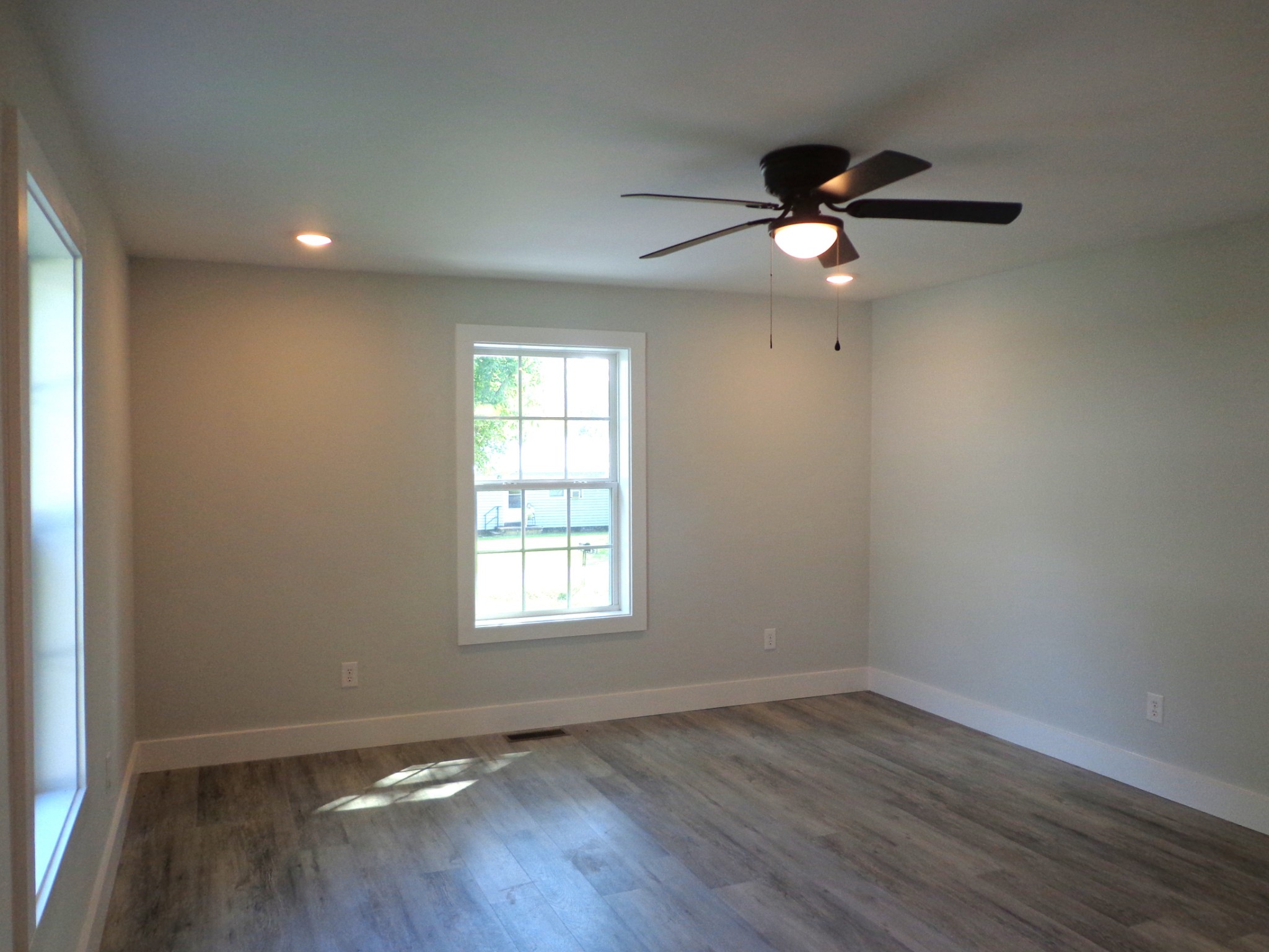 32 Circle Dr