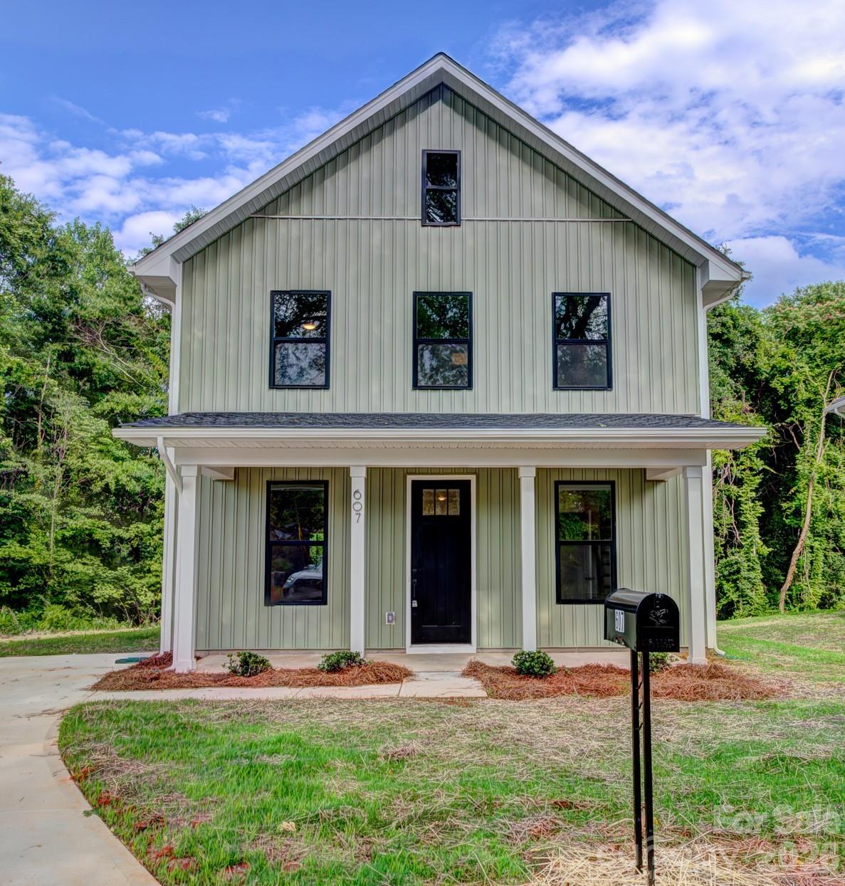607 Legrand Street