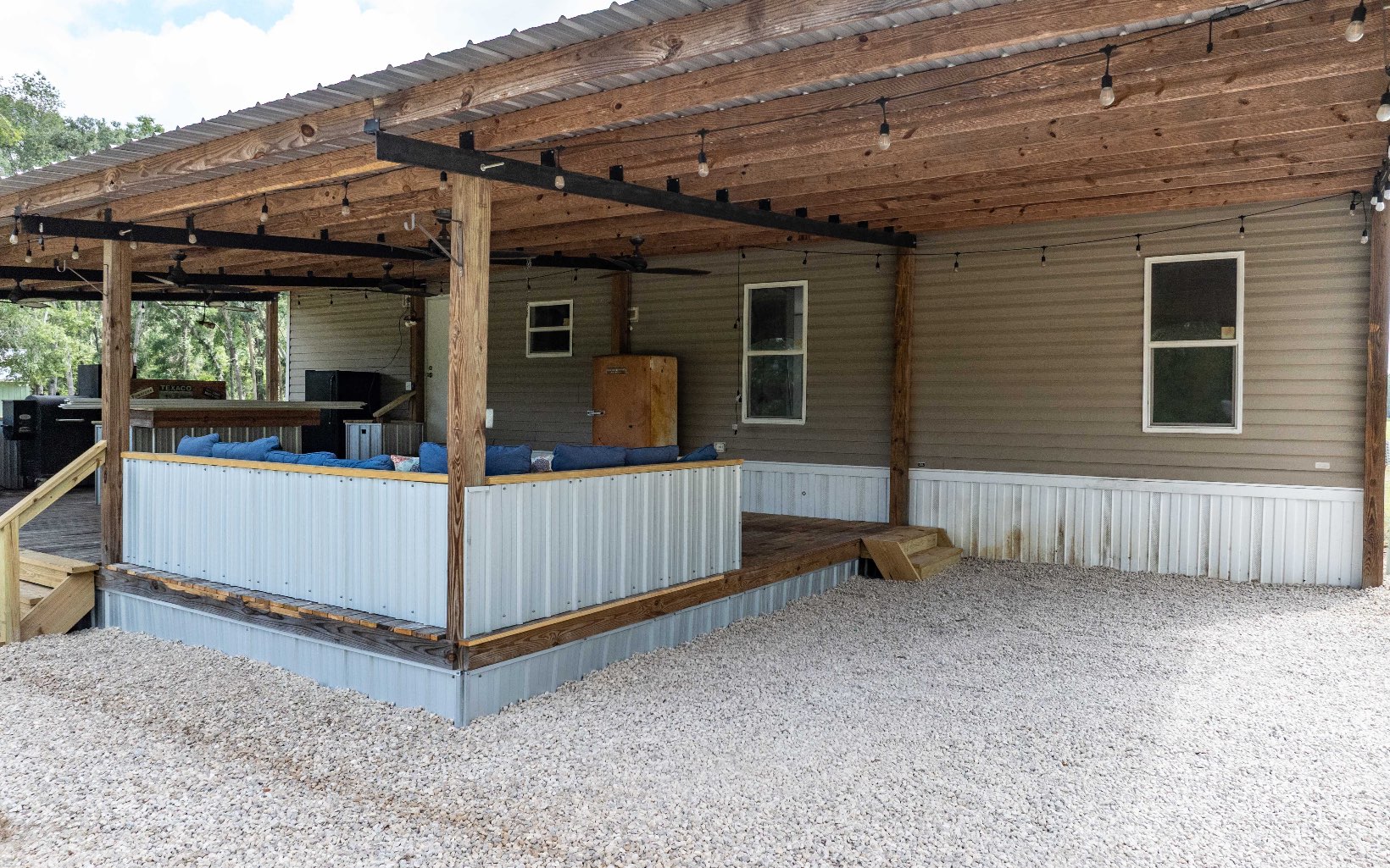 1935 NE Shady Oaks Rd