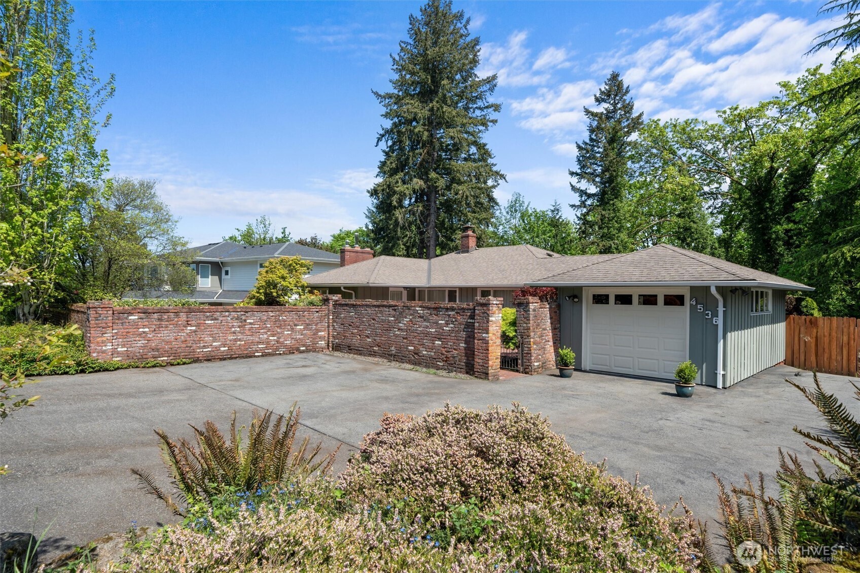 Bellevue - 4536  119th Avenue SE