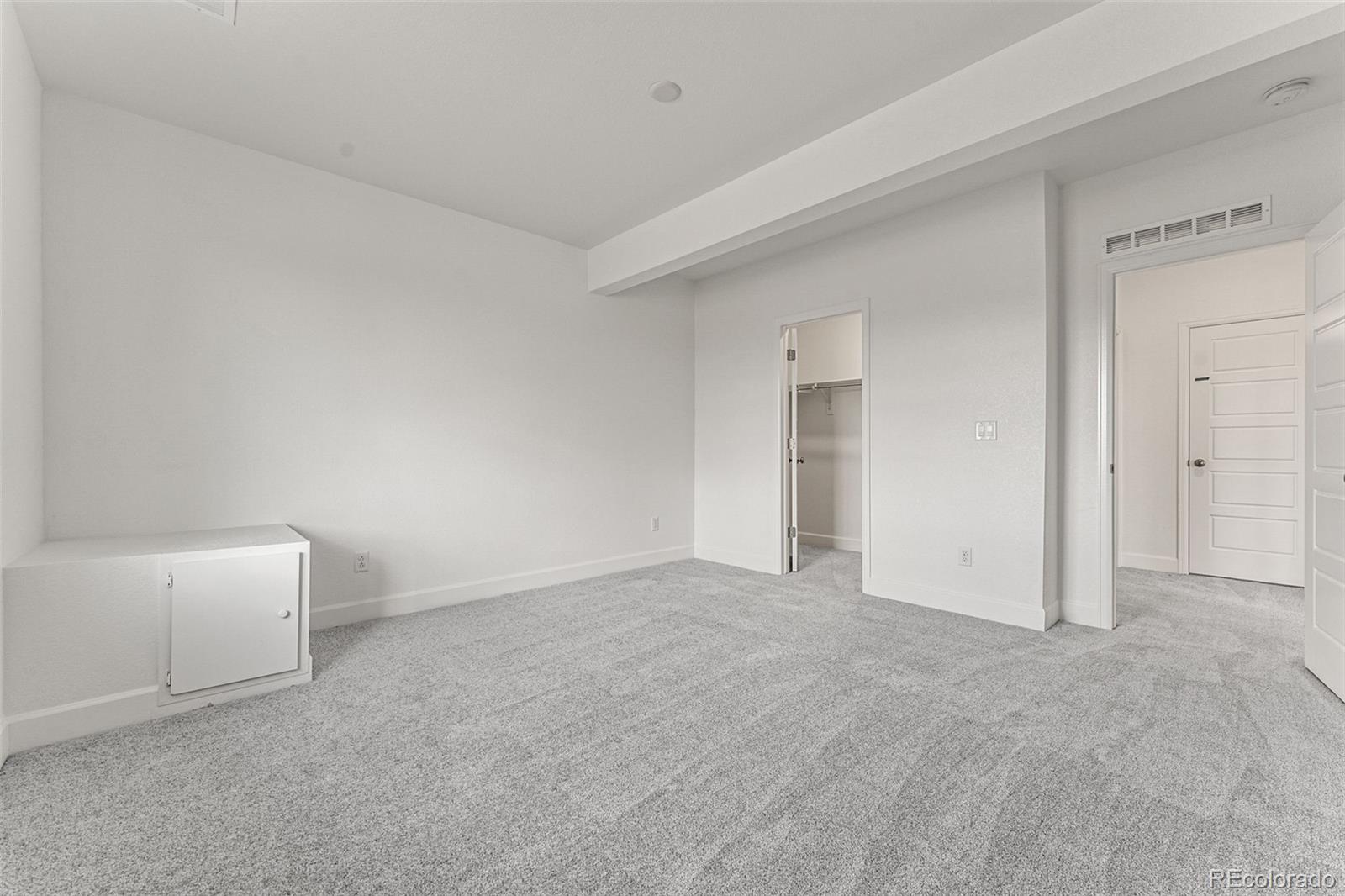 8844 Whiteclover Street