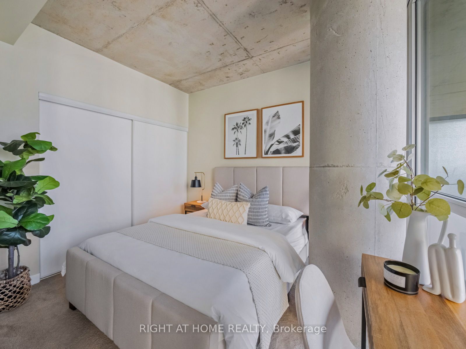 478 W King St 815