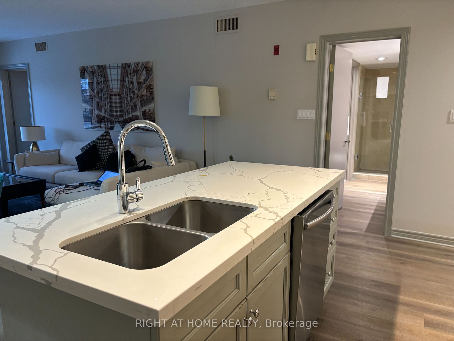 90 HIGHLAND Dr 2500/01