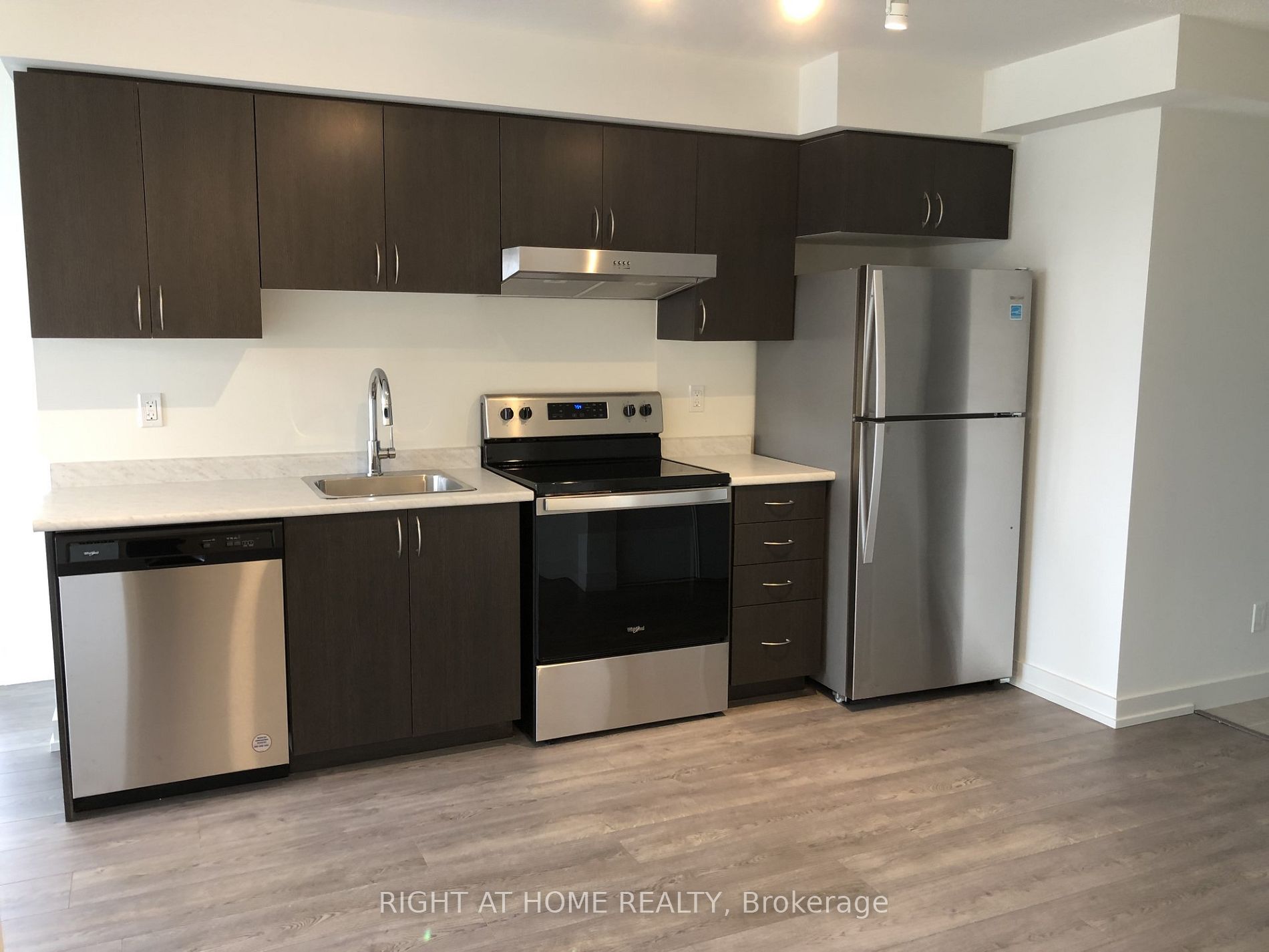 10 Wilby Cres 1801-S