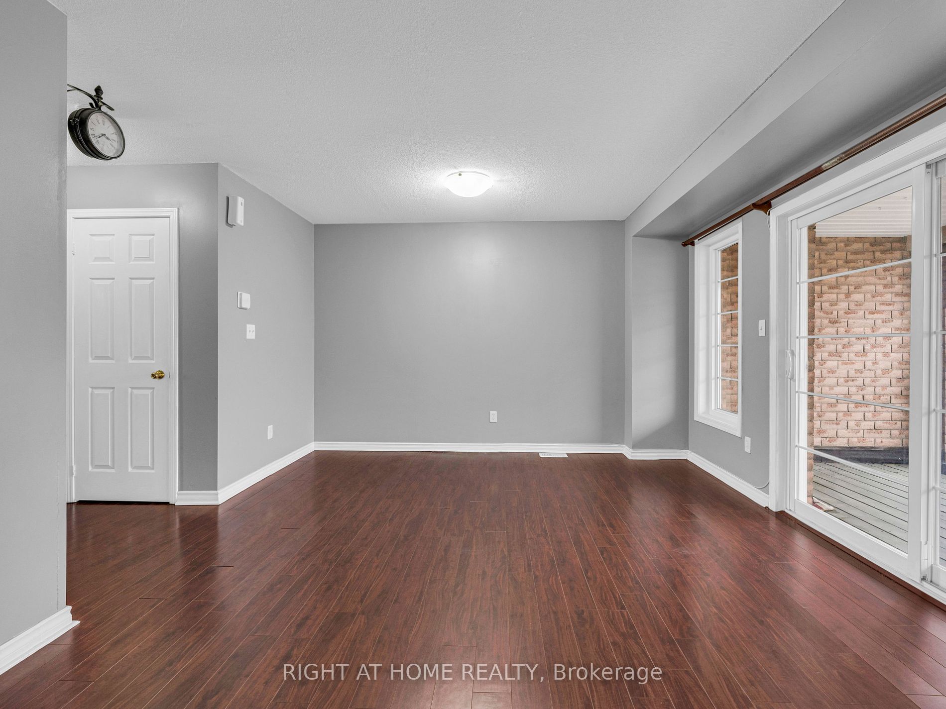 162 W Bayly St