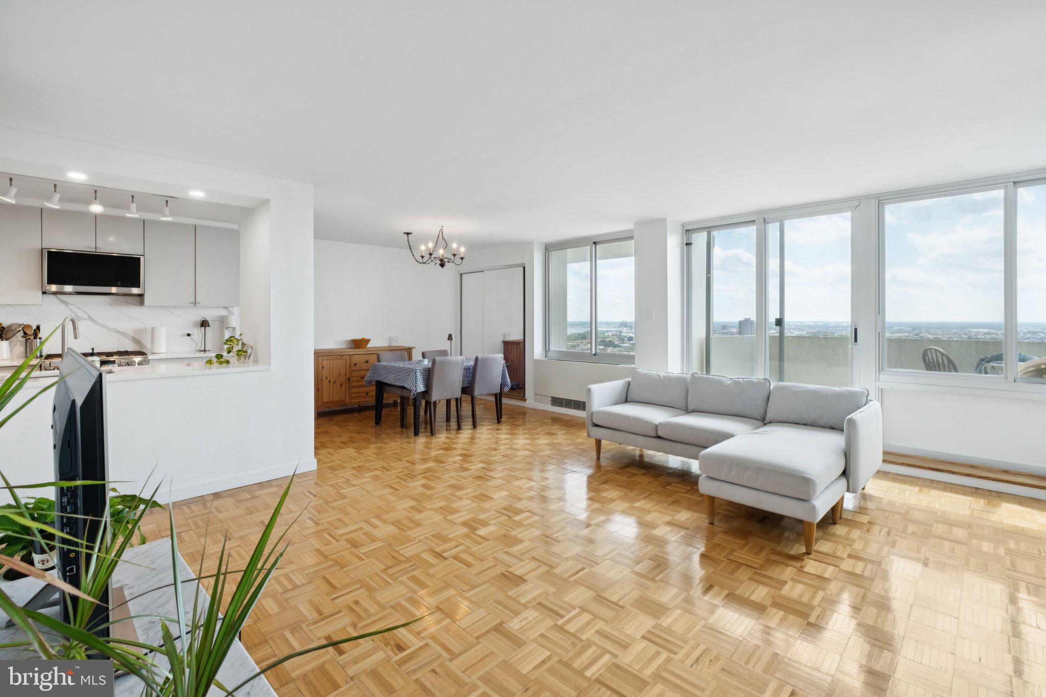 604 S Washington Square 2517