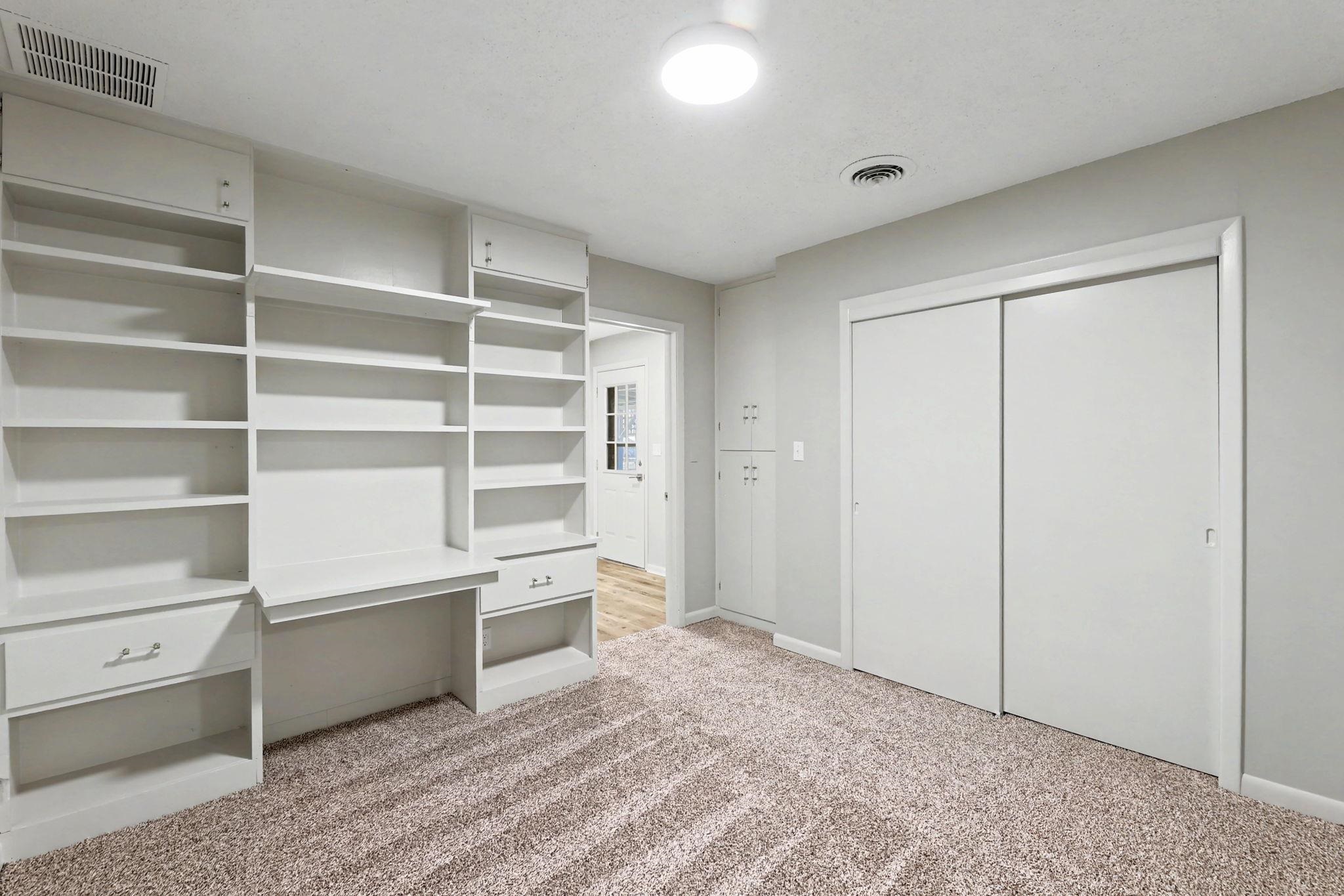 2222 W Greenfield St