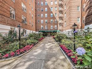 247 Parkview Avenue 6P