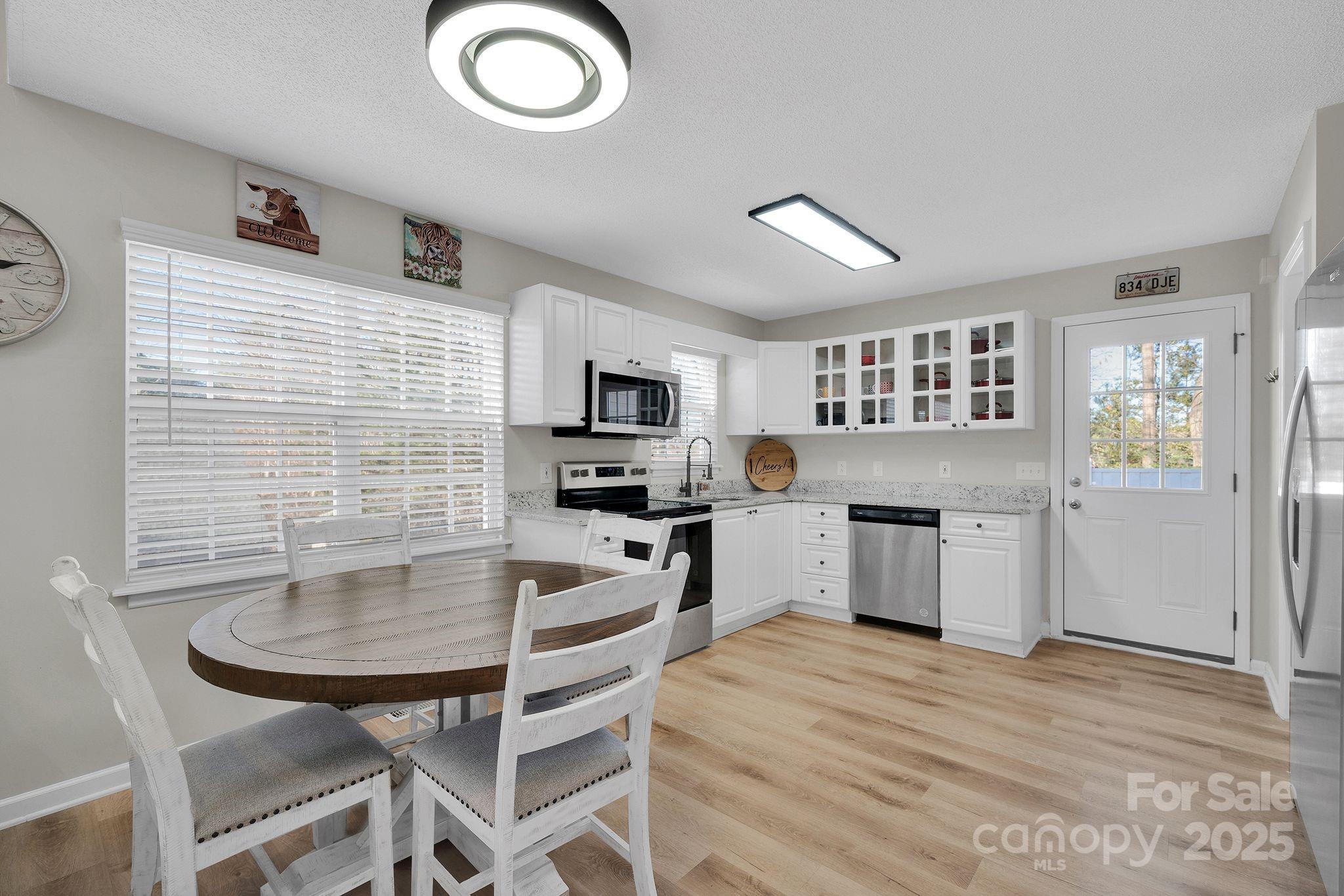 7713 Red Robin Trail