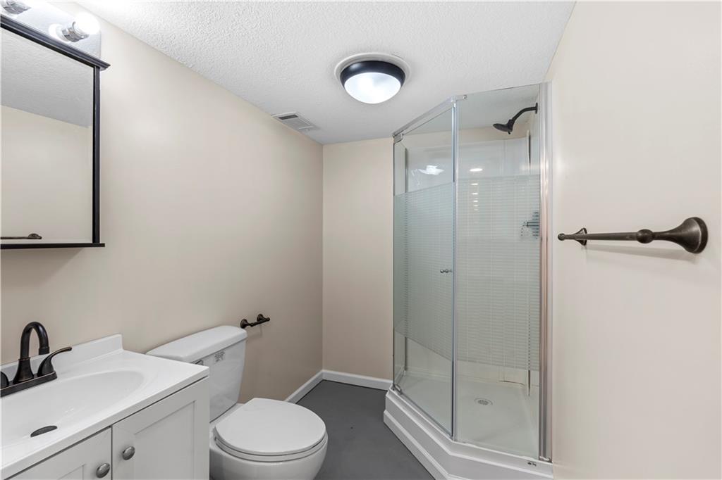 115 W Walnut Street