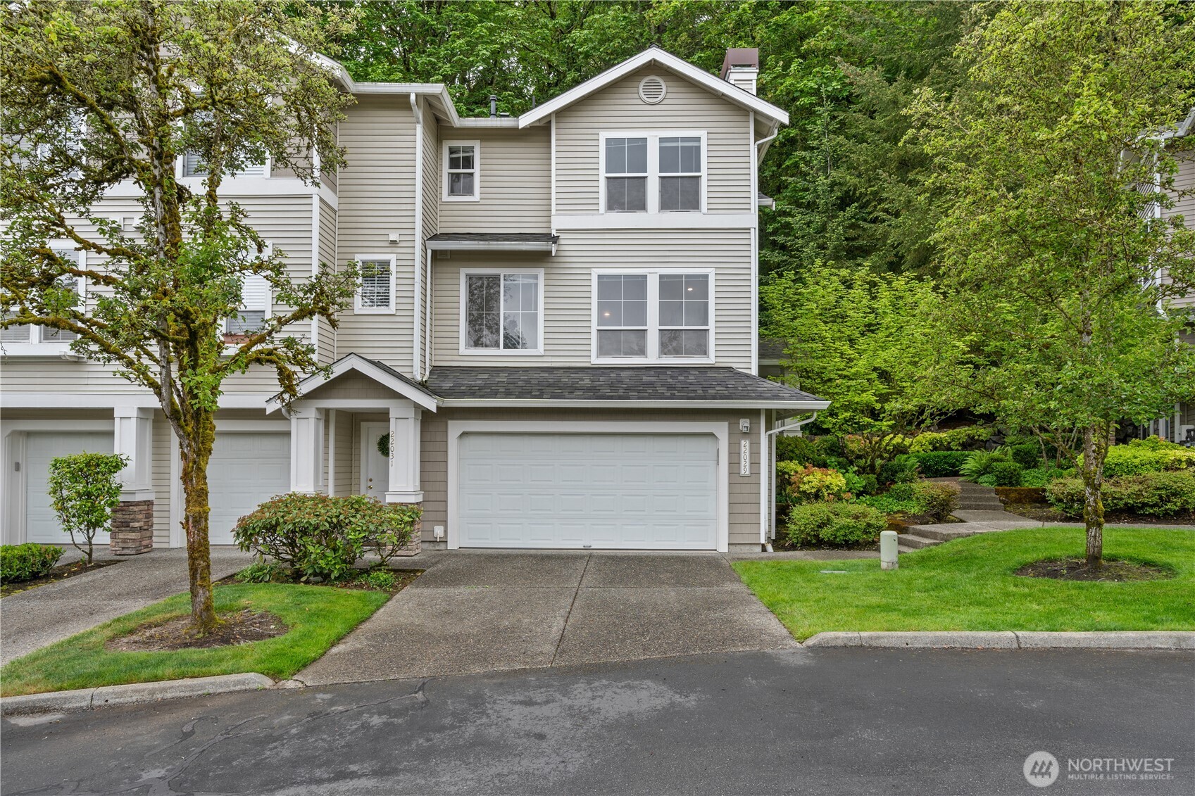 Nestled in an Exclusive Gated Community, this elegant townhome offers 3 bdrm-2.5 bath- large Rec room of refined living. Designed for both comfort and elegance, the grand living room offers an inviting ambiance with a warm gas fireplace, abundant natural light, & seamless flow ideal for entertaining. The large kitchen features a dining area & patio access—perfect for entertaining. Spanning an impressive 1,887SF, this home includes a grand primary suite with a large walk-in closet and en-suite bath. Two additional bdrms on the upper level & a versatile bonus room on the lower level with ample space for guests. A 2-car garage & generous storage. Ideally located near shops, dining, entertainment, & easy access to I-5, I-405. MUST SEE!