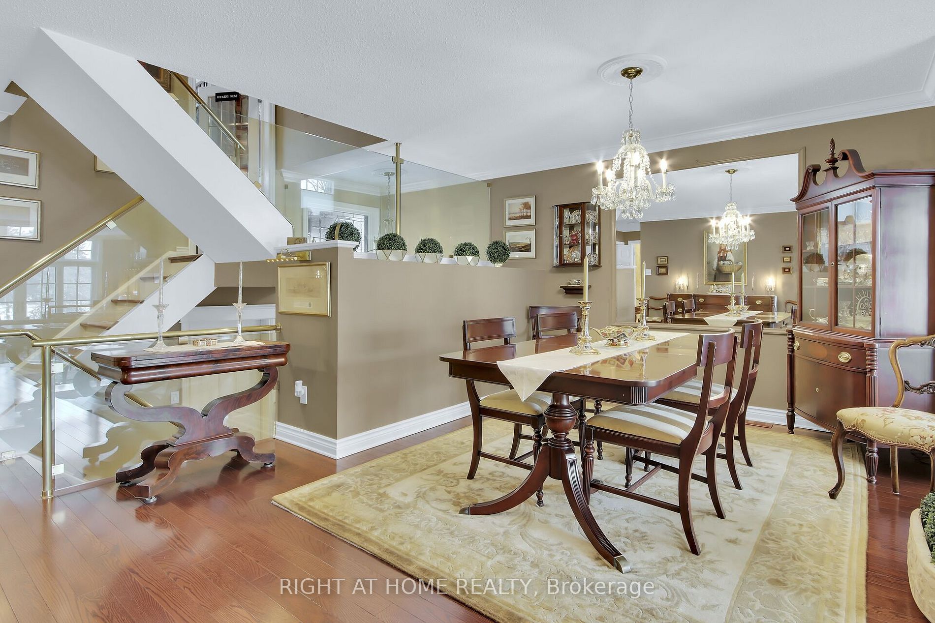 3468 Paul Anka Dr
