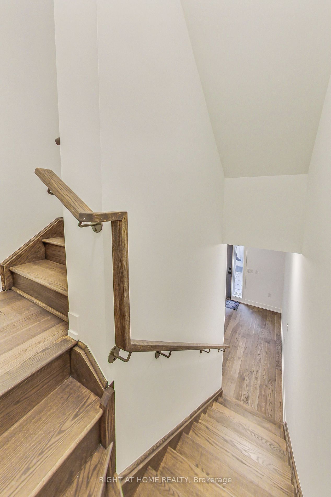 1095 Douglas Mccurdy Dr 156
